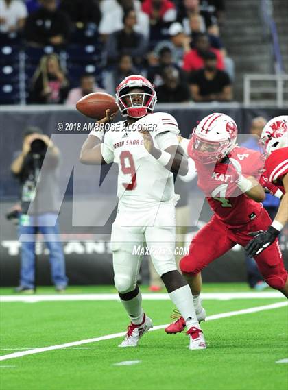Thumbnail 1 in North Shore vs. Katy (UIL 6A Regional Playoff) photogallery.