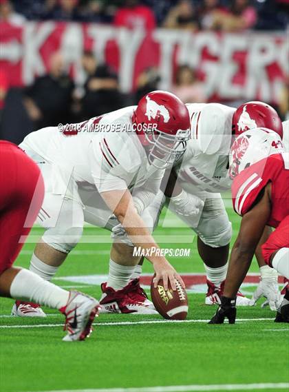 Thumbnail 3 in North Shore vs. Katy (UIL 6A Regional Playoff) photogallery.