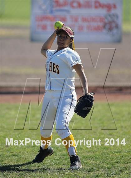 Thumbnail 1 in Nogales vs Sunnyside (Tucson High Badger Invitational) photogallery.