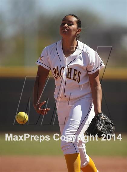 Thumbnail 3 in Nogales vs Sunnyside (Tucson High Badger Invitational) photogallery.