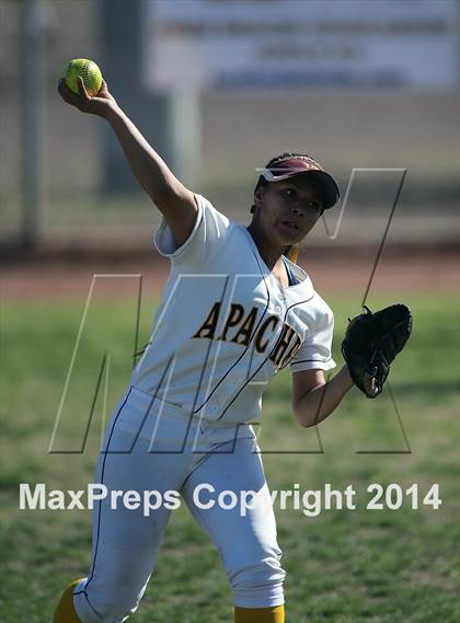 Thumbnail 3 in Nogales vs Sunnyside (Tucson High Badger Invitational) photogallery.