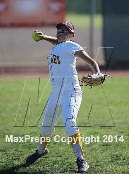 Thumbnail 3 in Nogales vs Sunnyside (Tucson High Badger Invitational) photogallery.