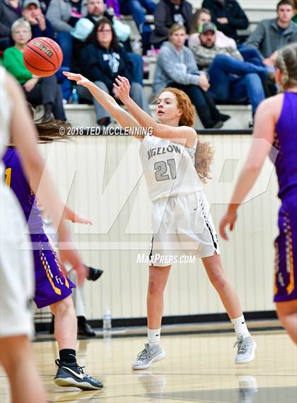 Thumbnail 1 in Fountain Lake vs. Bigelow (Perry County Classic) photogallery.