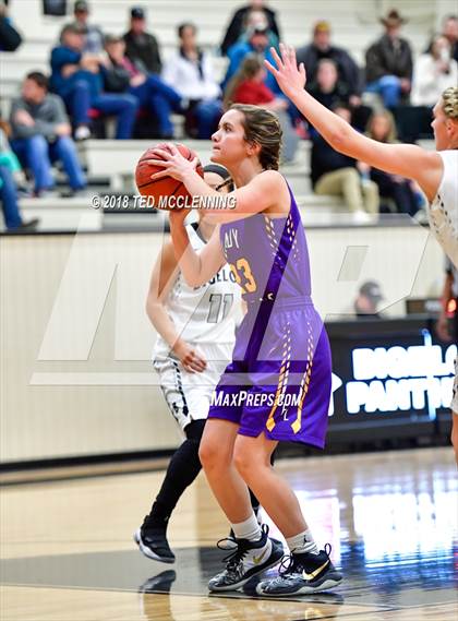 Thumbnail 3 in Fountain Lake vs. Bigelow (Perry County Classic) photogallery.