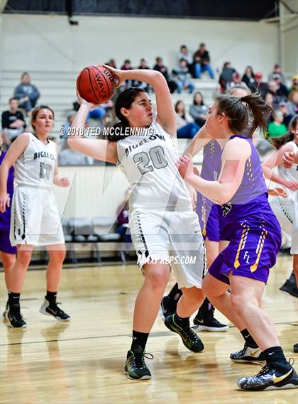 Thumbnail 2 in Fountain Lake vs. Bigelow (Perry County Classic) photogallery.