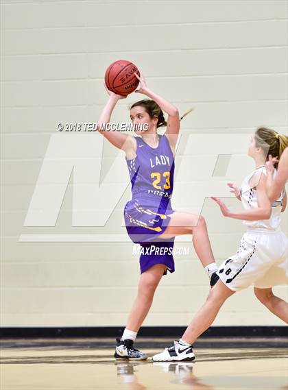 Thumbnail 2 in Fountain Lake vs. Bigelow (Perry County Classic) photogallery.