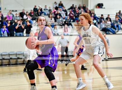 Thumbnail 3 in Fountain Lake vs. Bigelow (Perry County Classic) photogallery.