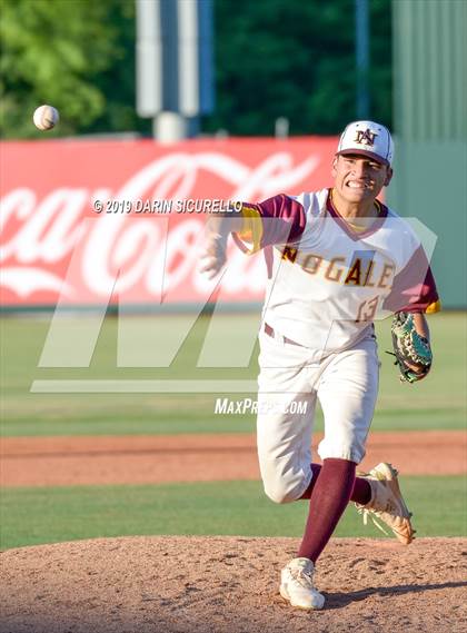 Thumbnail 3 in Nogales vs. Horizon (AIA 5A State Final) photogallery.