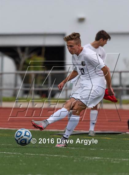 Thumbnail 3 in Viewmont vs. Lone Peak (UHSAA 5A Semifinal) photogallery.