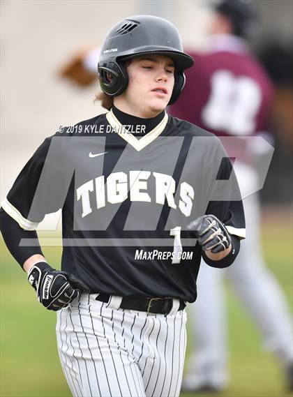 Thumbnail 3 in Whitewright vs Cumby (Blue Ridge Tournament) photogallery.