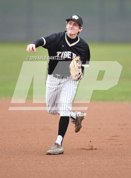 Thumbnail 3 in Whitewright vs Cumby (Blue Ridge Tournament) photogallery.