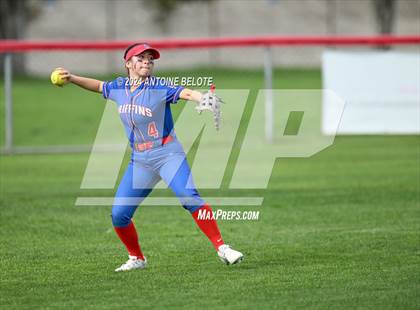 Thumbnail 2 in Mater Dei @ Los Alamitos photogallery.