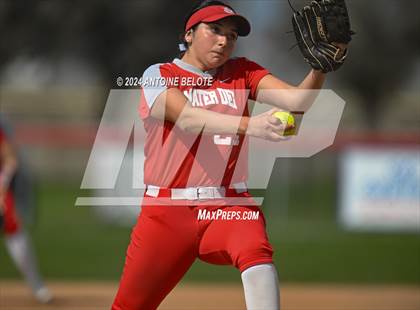 Thumbnail 2 in Mater Dei @ Los Alamitos photogallery.
