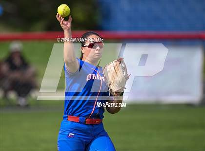 Thumbnail 1 in Mater Dei @ Los Alamitos photogallery.