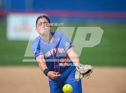 Thumbnail 2 in Mater Dei @ Los Alamitos photogallery.