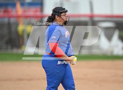 Thumbnail 1 in Mater Dei @ Los Alamitos photogallery.