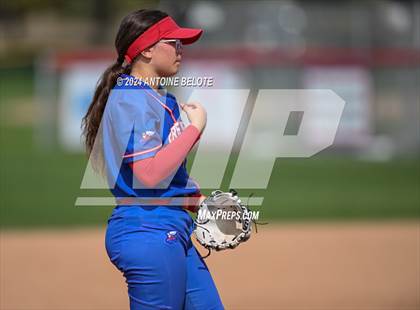 Thumbnail 1 in Mater Dei @ Los Alamitos photogallery.
