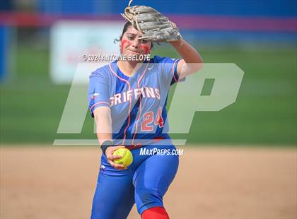 Thumbnail 2 in Mater Dei @ Los Alamitos photogallery.