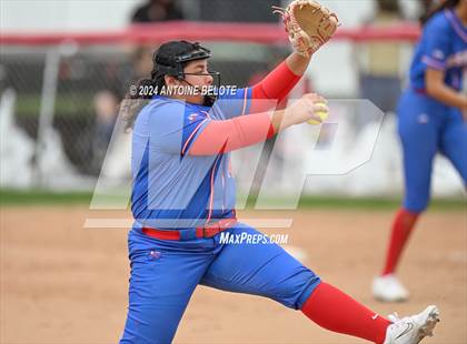 Thumbnail 2 in Mater Dei @ Los Alamitos photogallery.