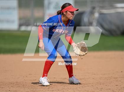 Thumbnail 2 in Mater Dei @ Los Alamitos photogallery.
