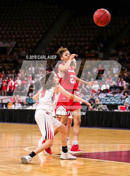 Thumbnail 3 in Regis Jesuit vs. Lakewood (CHSAA 5A Final Four) photogallery.