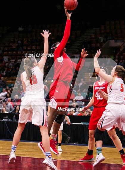 Thumbnail 2 in Regis Jesuit vs. Lakewood (CHSAA 5A Final Four) photogallery.