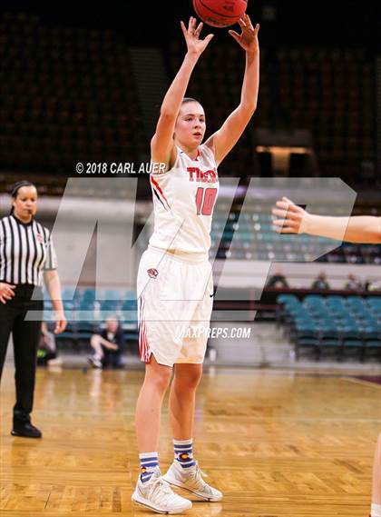 Thumbnail 2 in Regis Jesuit vs. Lakewood (CHSAA 5A Final Four) photogallery.
