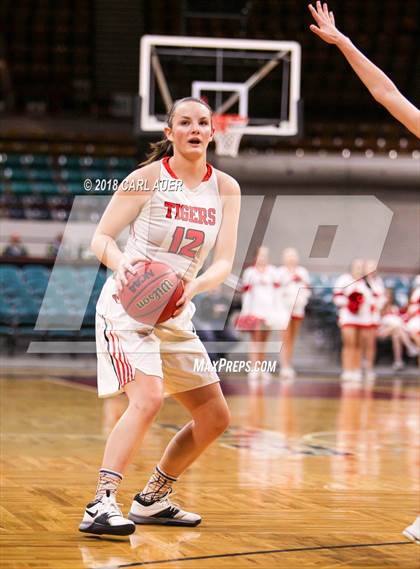Thumbnail 1 in Regis Jesuit vs. Lakewood (CHSAA 5A Final Four) photogallery.