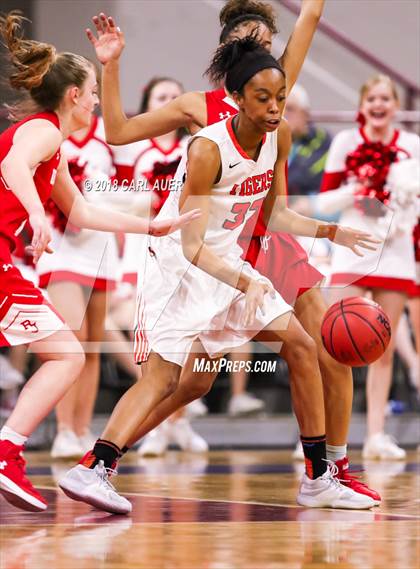 Thumbnail 2 in Regis Jesuit vs. Lakewood (CHSAA 5A Final Four) photogallery.