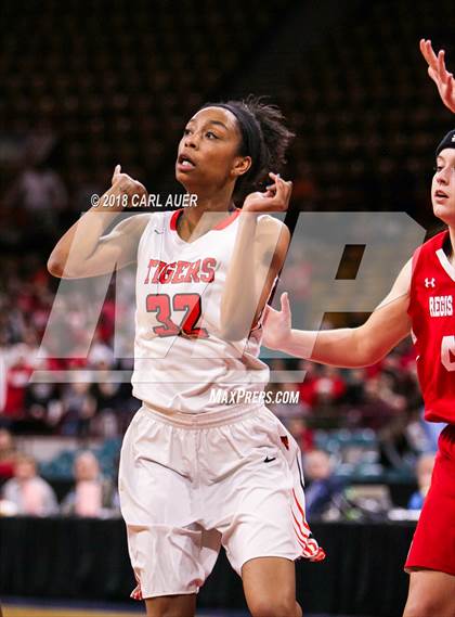 Thumbnail 2 in Regis Jesuit vs. Lakewood (CHSAA 5A Final Four) photogallery.