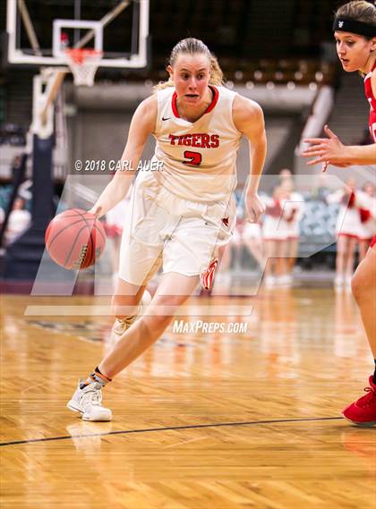 Thumbnail 2 in Regis Jesuit vs. Lakewood (CHSAA 5A Final Four) photogallery.