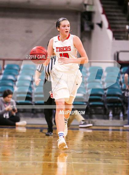 Thumbnail 2 in Regis Jesuit vs. Lakewood (CHSAA 5A Final Four) photogallery.