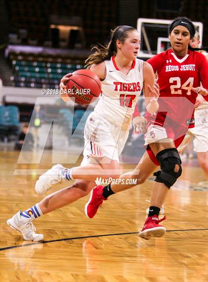 Thumbnail 2 in Regis Jesuit vs. Lakewood (CHSAA 5A Final Four) photogallery.