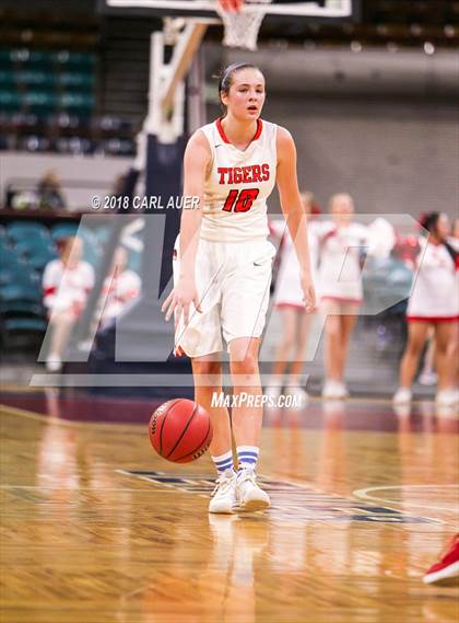 Thumbnail 2 in Regis Jesuit vs. Lakewood (CHSAA 5A Final Four) photogallery.