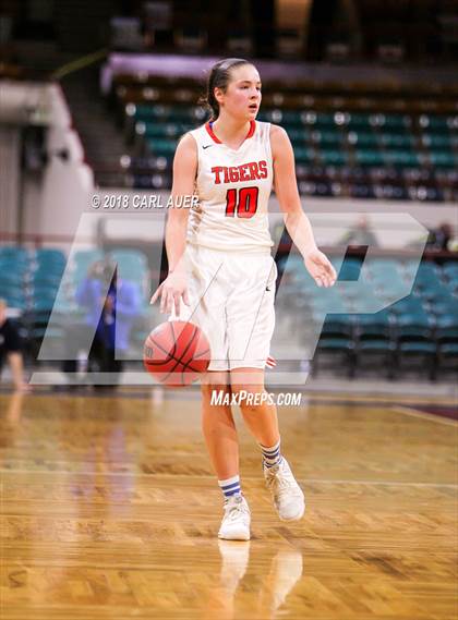 Thumbnail 3 in Regis Jesuit vs. Lakewood (CHSAA 5A Final Four) photogallery.
