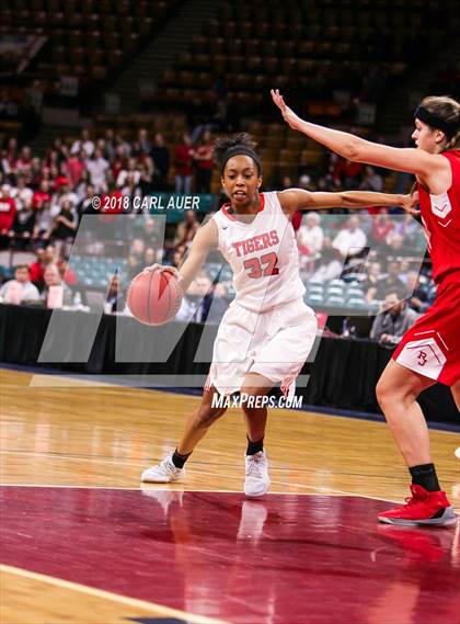 Thumbnail 1 in Regis Jesuit vs. Lakewood (CHSAA 5A Final Four) photogallery.