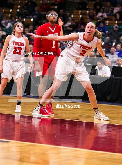Thumbnail 3 in Regis Jesuit vs. Lakewood (CHSAA 5A Final Four) photogallery.