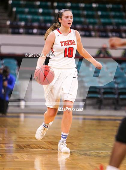 Thumbnail 3 in Regis Jesuit vs. Lakewood (CHSAA 5A Final Four) photogallery.
