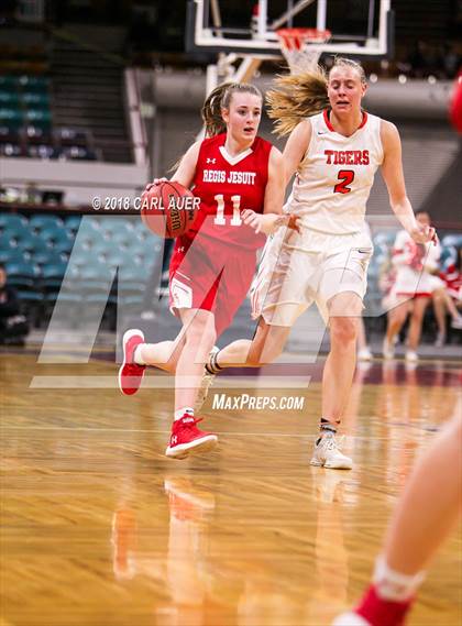 Thumbnail 3 in Regis Jesuit vs. Lakewood (CHSAA 5A Final Four) photogallery.
