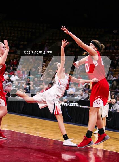 Thumbnail 2 in Regis Jesuit vs. Lakewood (CHSAA 5A Final Four) photogallery.
