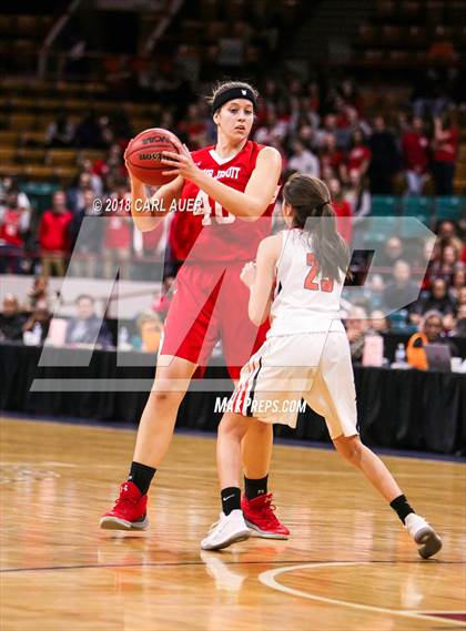 Thumbnail 2 in Regis Jesuit vs. Lakewood (CHSAA 5A Final Four) photogallery.