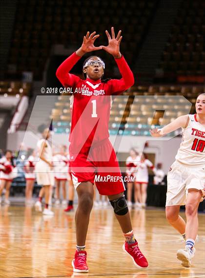 Thumbnail 2 in Regis Jesuit vs. Lakewood (CHSAA 5A Final Four) photogallery.