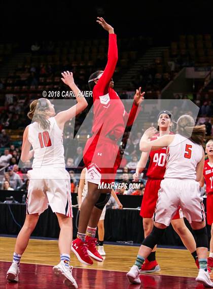 Thumbnail 3 in Regis Jesuit vs. Lakewood (CHSAA 5A Final Four) photogallery.