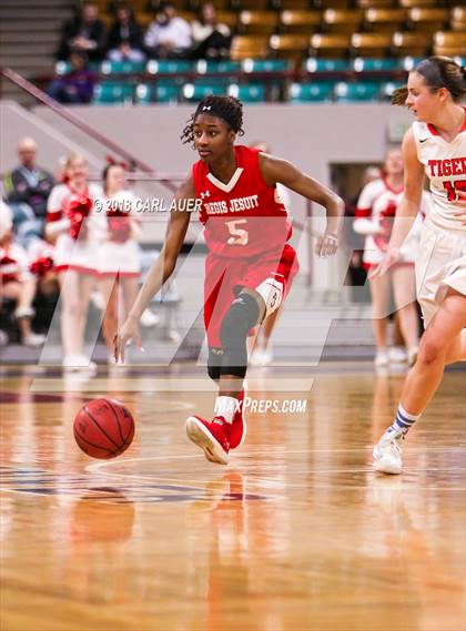 Thumbnail 2 in Regis Jesuit vs. Lakewood (CHSAA 5A Final Four) photogallery.
