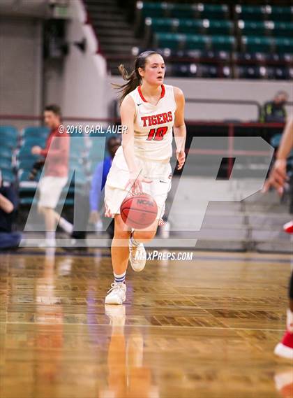 Thumbnail 1 in Regis Jesuit vs. Lakewood (CHSAA 5A Final Four) photogallery.
