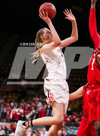 Thumbnail 3 in Regis Jesuit vs. Lakewood (CHSAA 5A Final Four) photogallery.