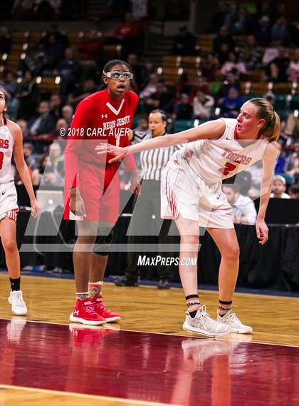 Thumbnail 2 in Regis Jesuit vs. Lakewood (CHSAA 5A Final Four) photogallery.