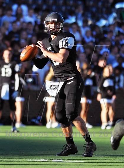 Thumbnail 2 in Archbishop Moeller vs. Lakota East (OHSAA D1 Region 4 Playoffs) photogallery.
