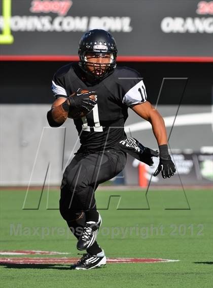 Thumbnail 2 in Archbishop Moeller vs. Lakota East (OHSAA D1 Region 4 Playoffs) photogallery.