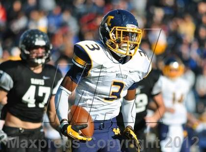 Thumbnail 1 in Archbishop Moeller vs. Lakota East (OHSAA D1 Region 4 Playoffs) photogallery.